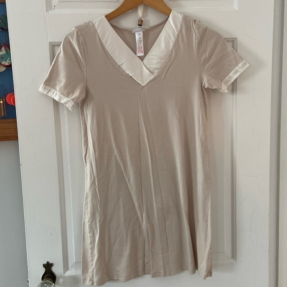 Hanro shortsleeved nightgown